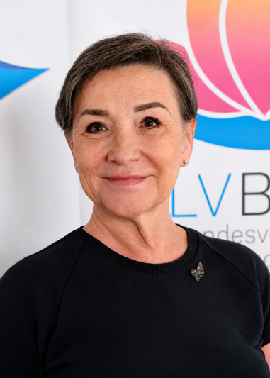 Eva Artner